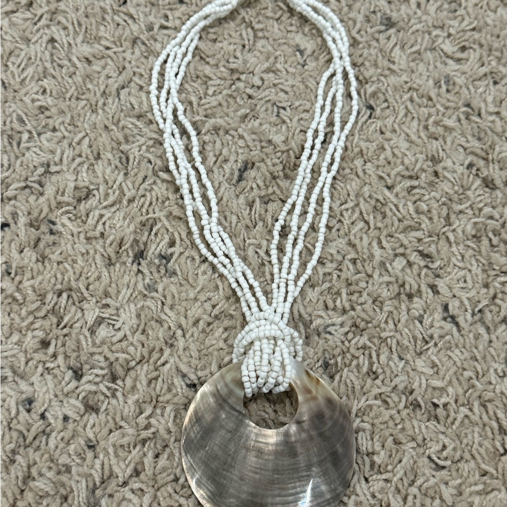 Chic White Beaded Necklace with Shell Pendant